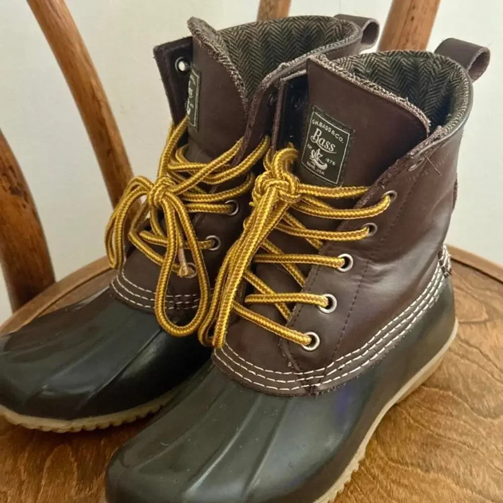 Bass brown duck boots with yellow laces